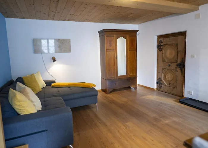 Chasa San Geer Sains *