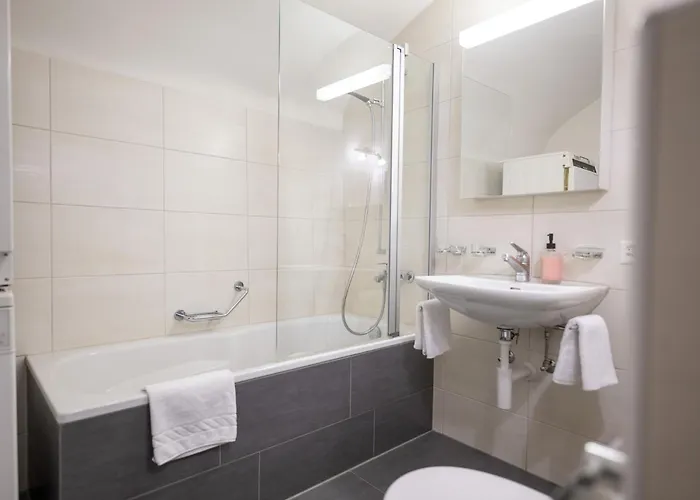 Chasa San Geer Sains *