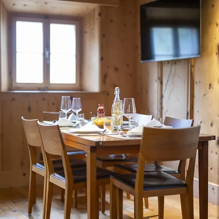 Chasa San Geer Sains *