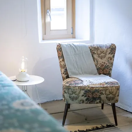 Chasa San Geer Sains بيت للعطل